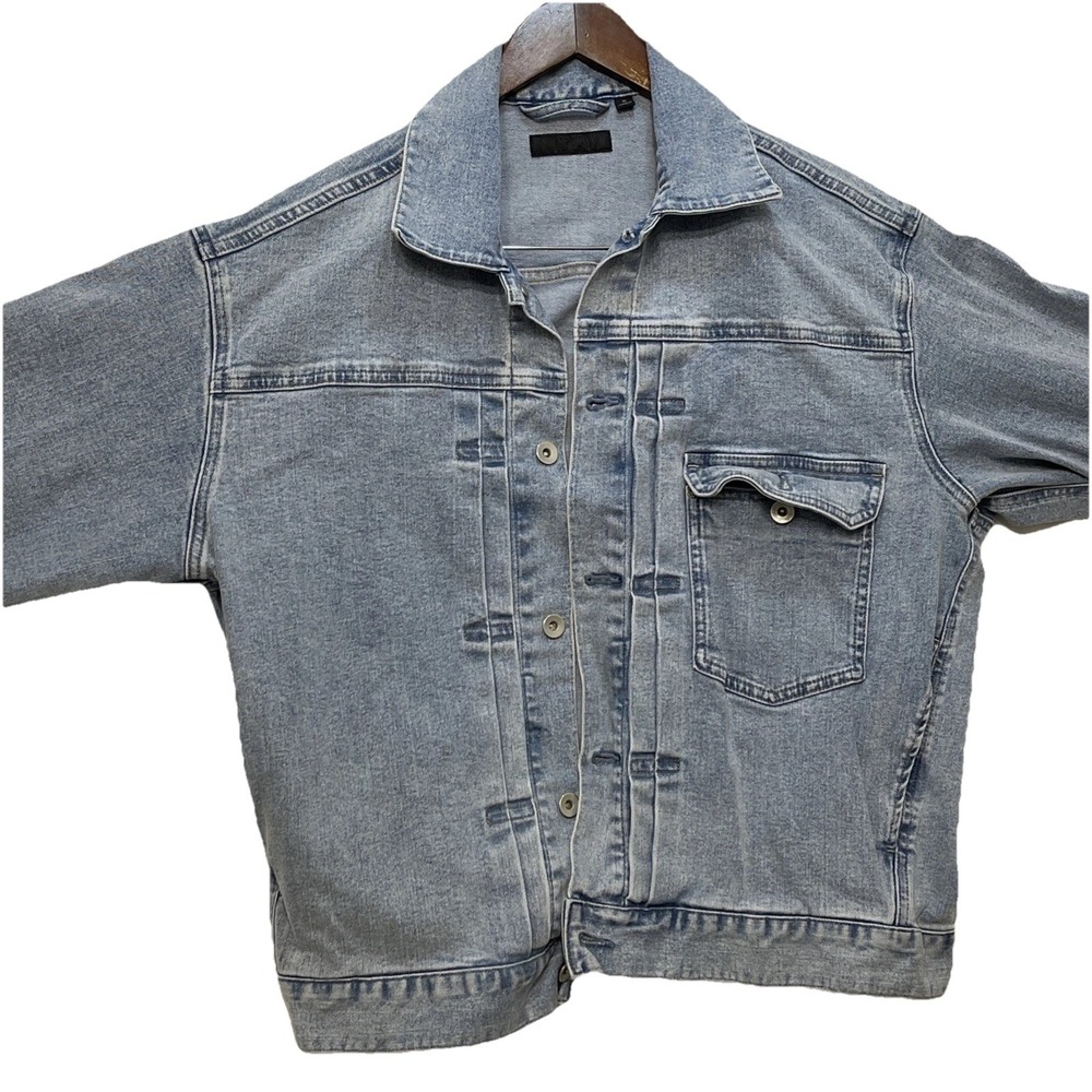 Uniqlo Denim Trucker Jacket Men's‎ Medium Blue Jean Jacket Button Front Cotton